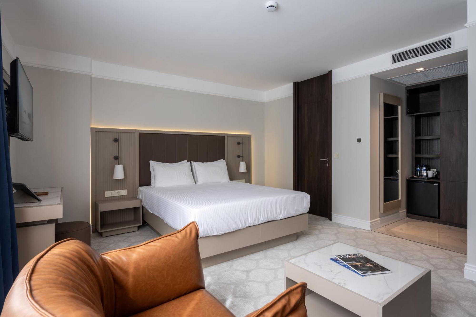 Hotel Noble Pangalti Istanbul Exterior foto
